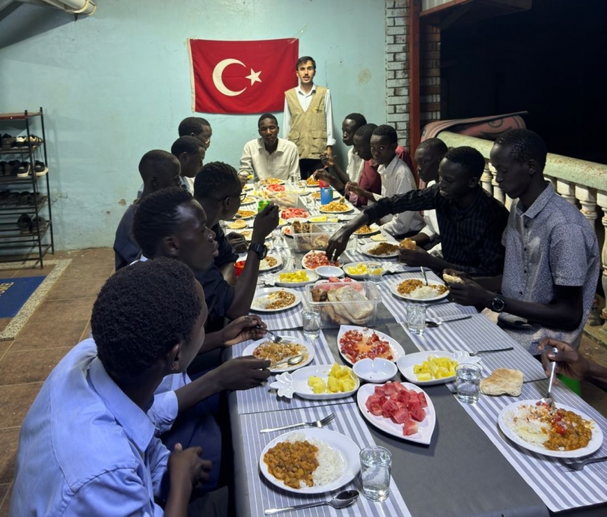 Güney Sudan’da Öğrenci Yurtlarına ve 400 haneye Ramazan-ı Şerif Boyunca İftar İkramında Bulunduk