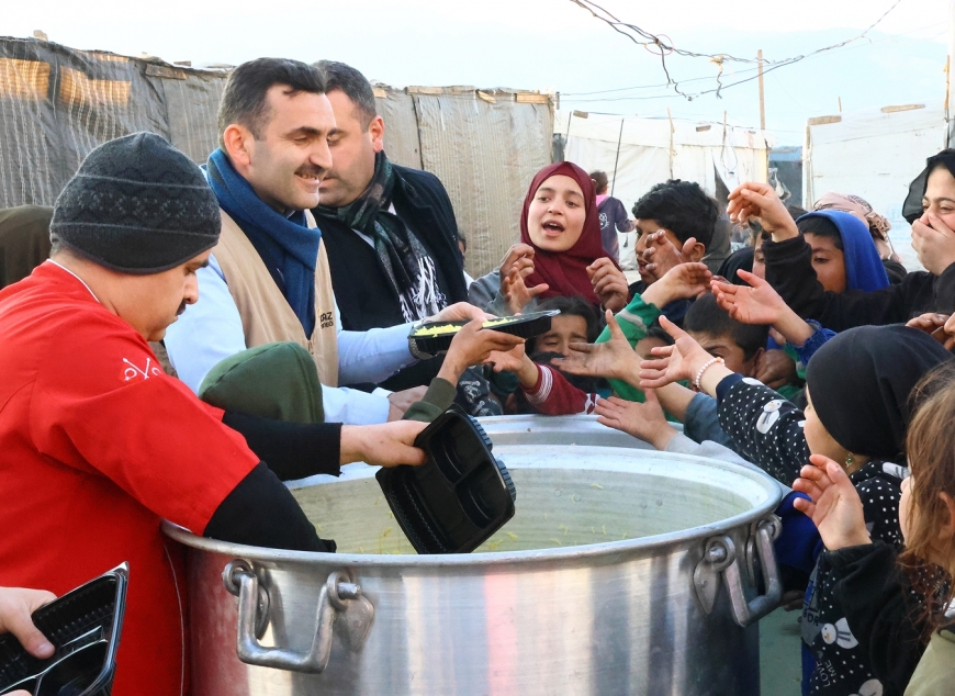 Lübnan’da Çadır Kentte Ramazan-ı Şerif Boyunca İftarlık ve Gıda kolileri Dağıttık